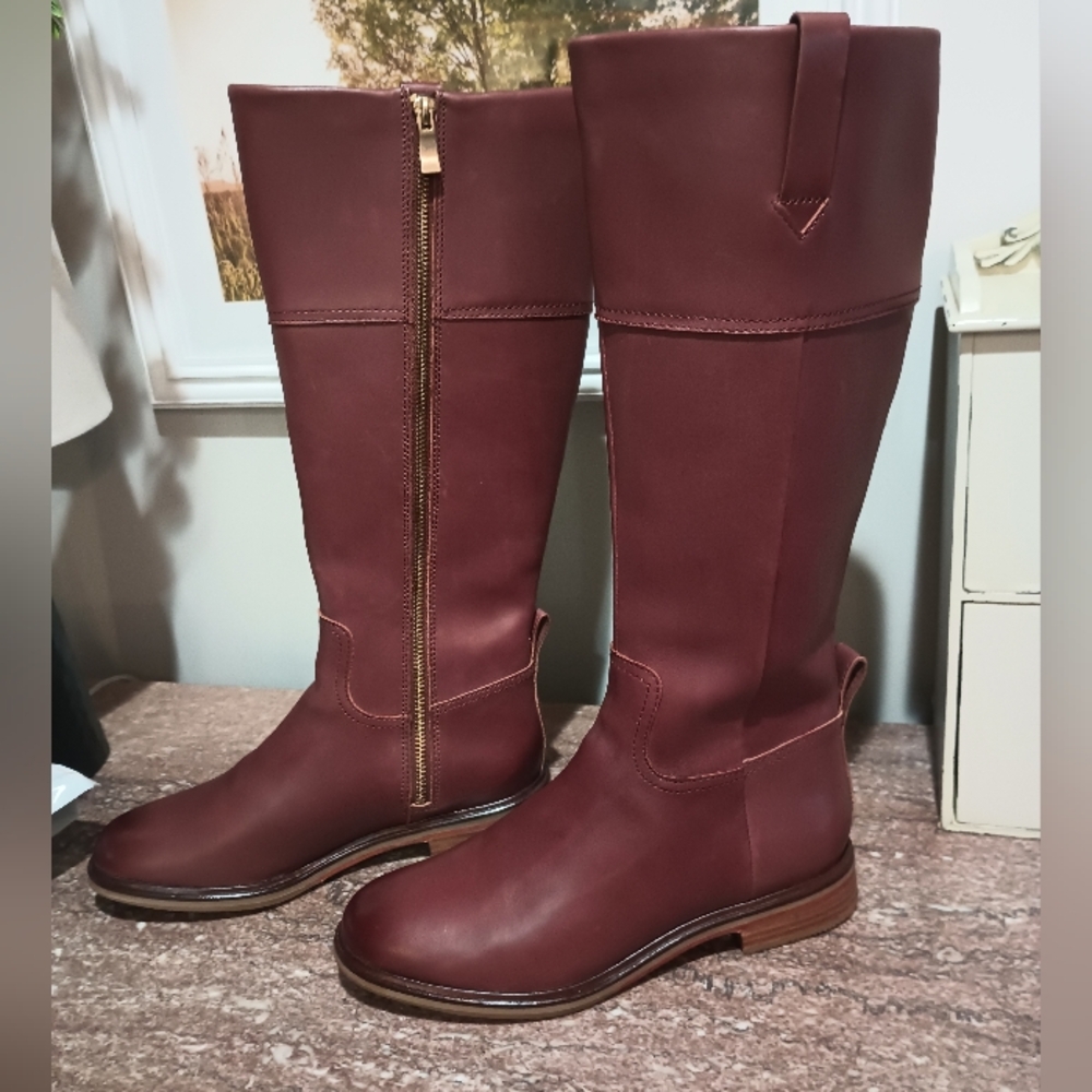 Clark's Clarksdale Hi Dark Brown Low Heeled Side Zip Boots Sz 8 Classic Timeless